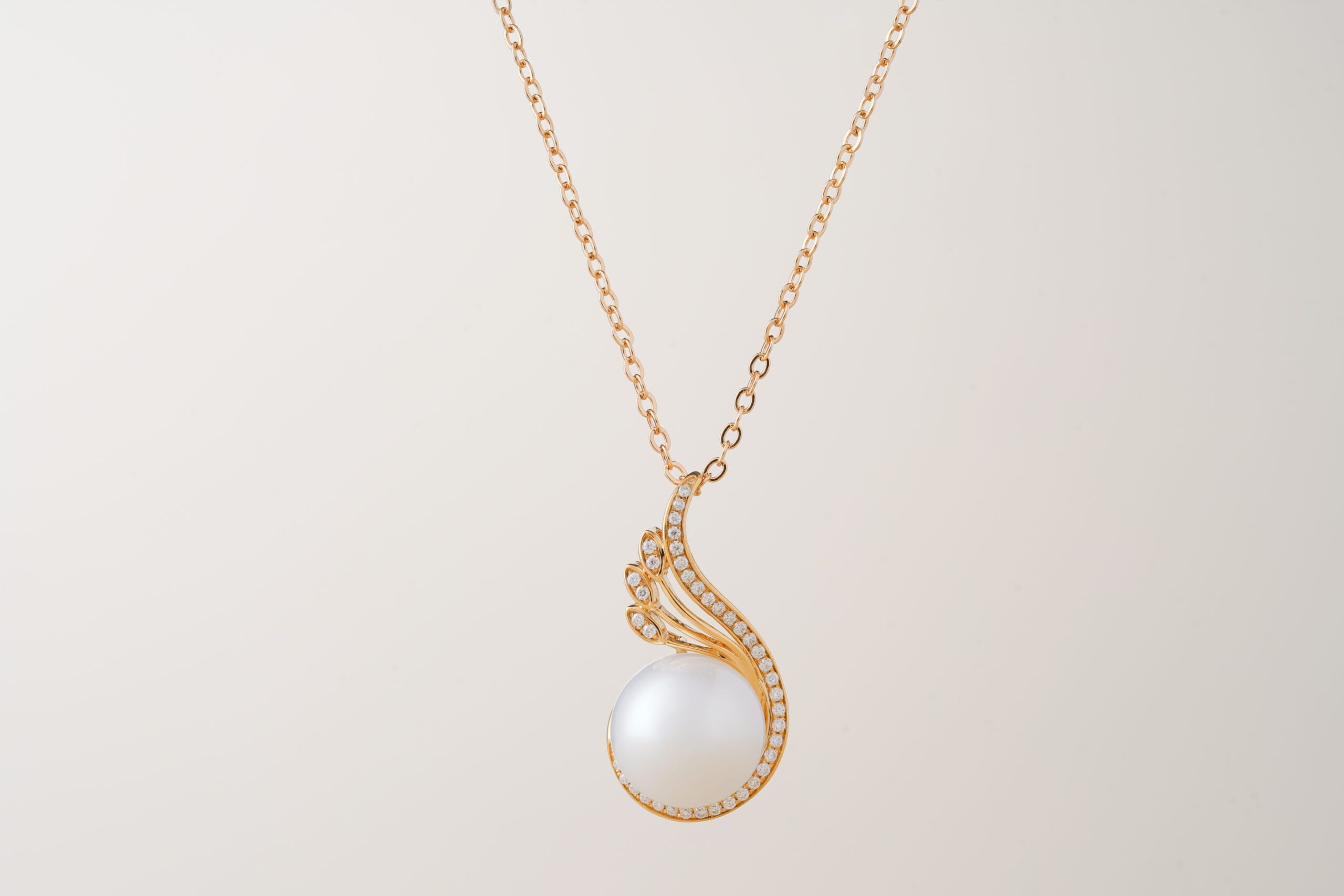 
Guitar Pendant Pearl -
Mermaid Jewelry