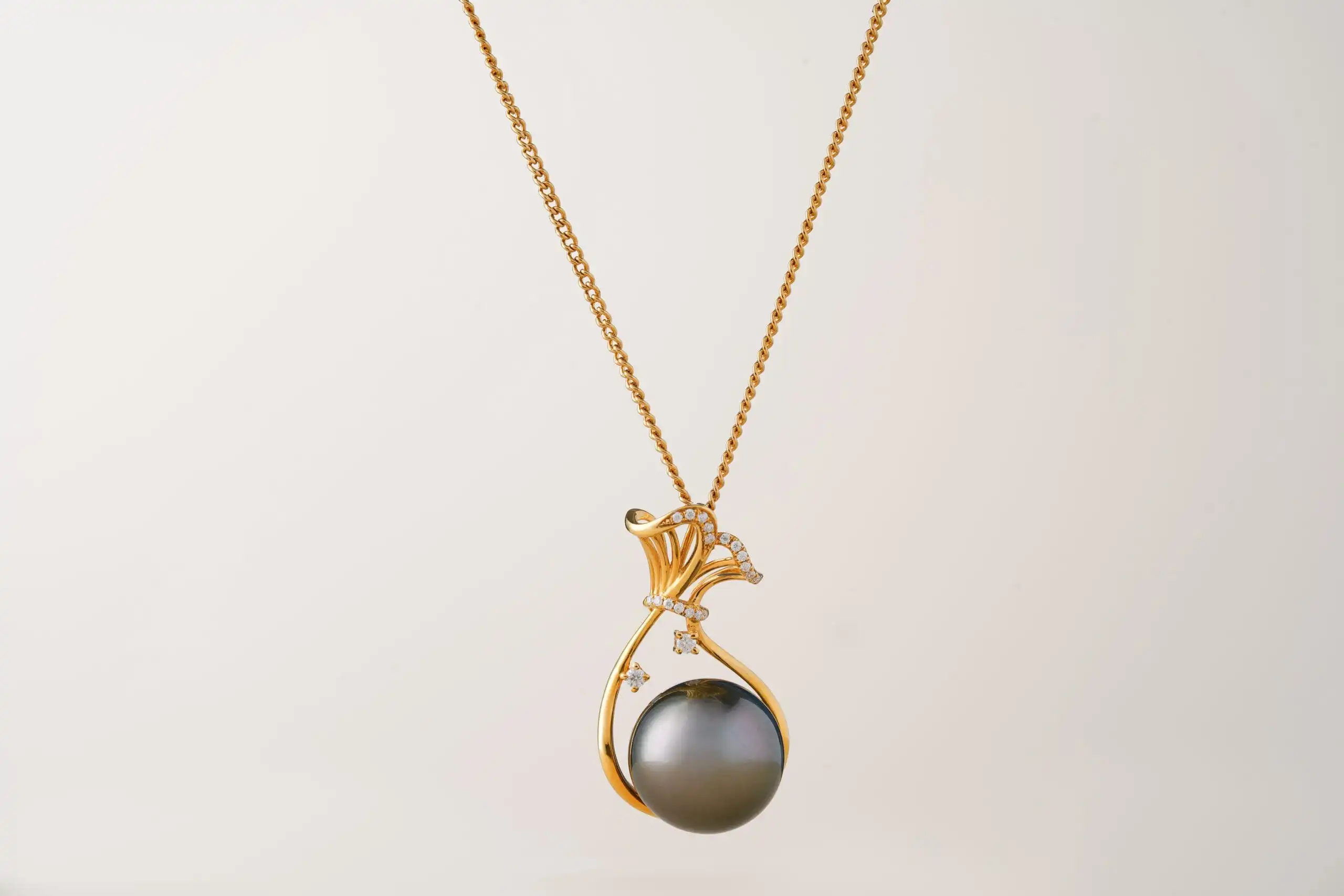
Pouch Pendant Pearl -
Mermaid Jewelry