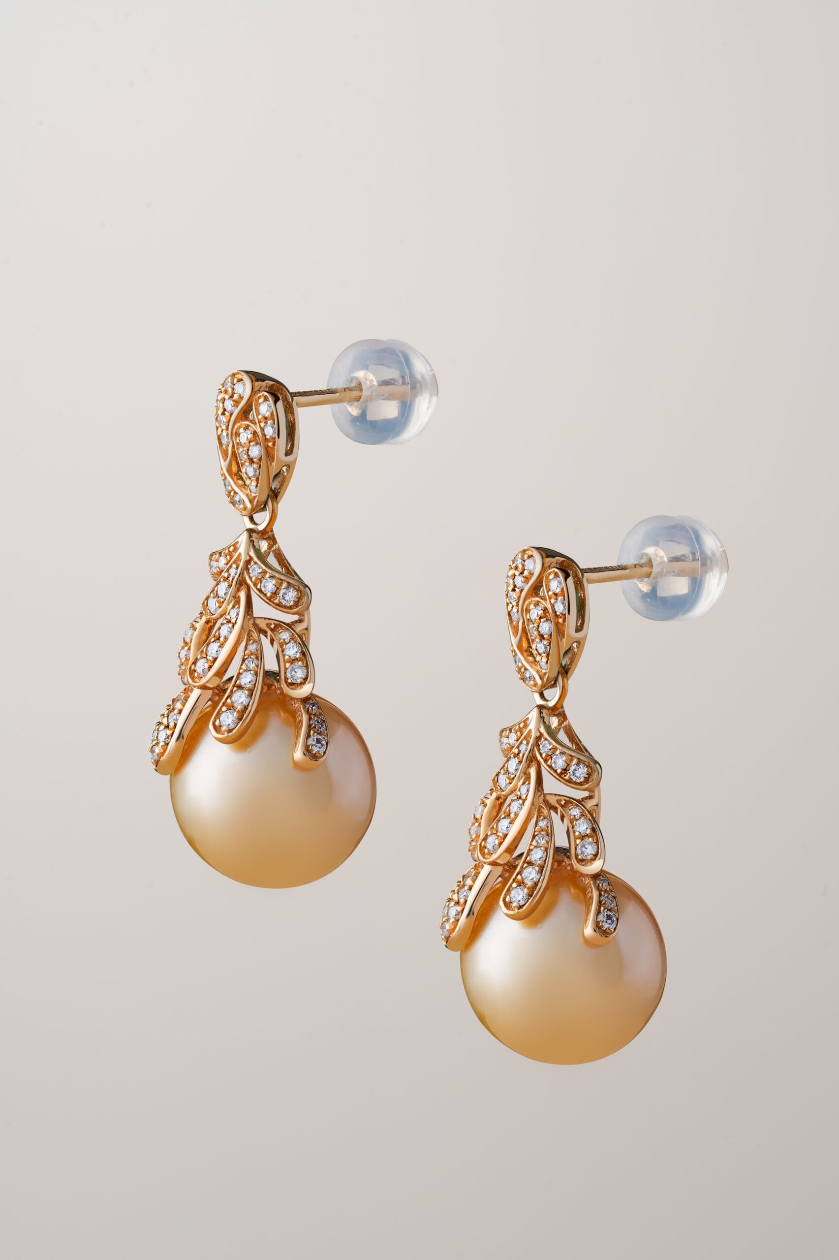 
Root Earring Pearls -
Mermaid Jewelry