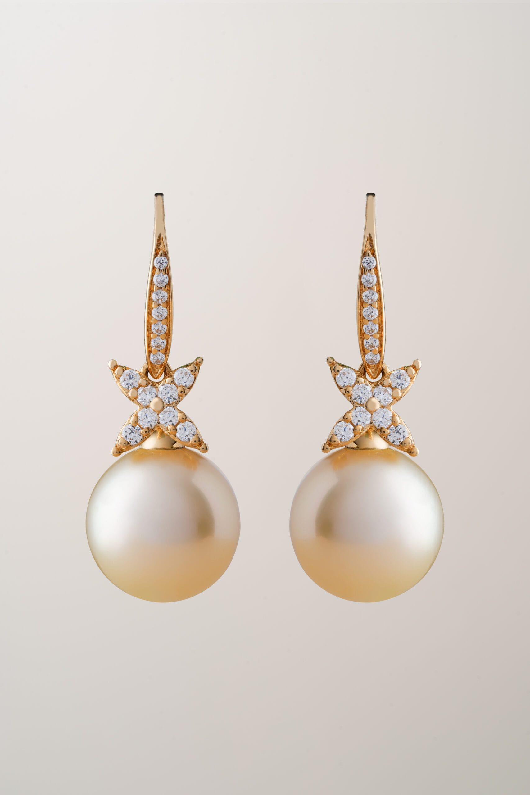 
IX Earring Pearl -
Mermaid Jewelry